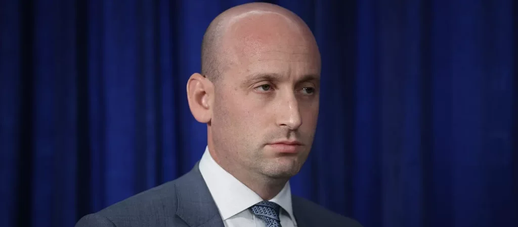 Carteles controlan territorios en México, por eso el sistema no funciona, afirma Stephen Miller, asesor de Seguridad de Trump