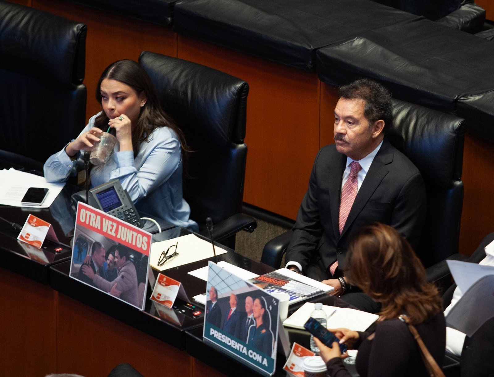 La bancada de Morena expuso imágenes con IA del 'Mayo' Zambada y 'El Chapo' Guzmán.