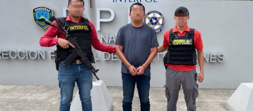 Hacker vaciaba cajeros de efectivo: así operaba el sofisticado fraude sin tarjetas bancarias Hacker vaciaba cajeros de efectivo: así operaba el sofisticado fraude sin tarjetas bancarias