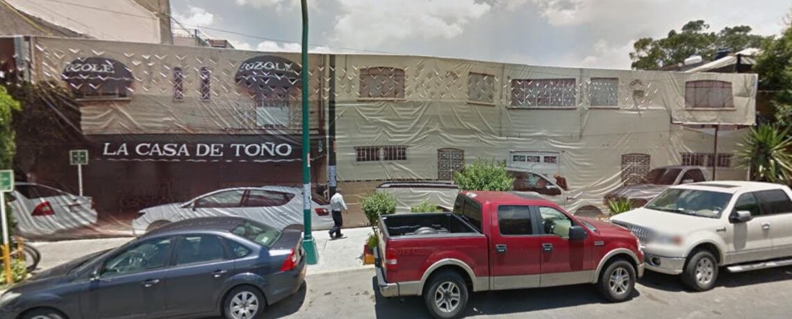 Así lucía la primera sucursal de La Casa de Toño durante su remodelación en 2015 (Foto: Google Maps).