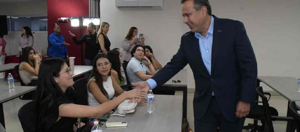 Toño Astiazarán destaca crecimiento económico de Hermosillo ante estudiantes de Universidad Vizcaya Toño Astiazarán destaca crecimiento económico de Hermosillo ante estudiantes de Universidad Vizcaya