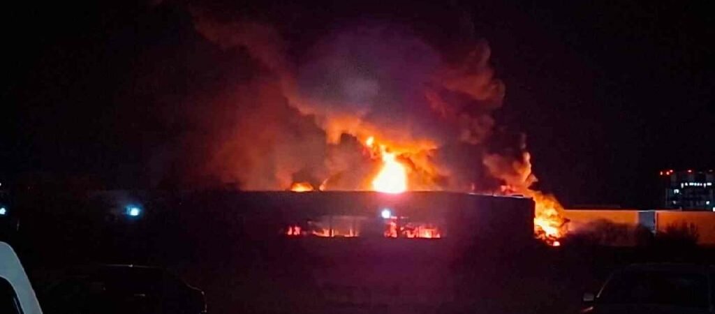 Se incendia bodega de Secretaría de Hacienda con placas y tarjetas de circulación en Hermosillo Se incendia bodega de Secretaría de Hacienda con placas y tarjetas de circulación en Hermosillo