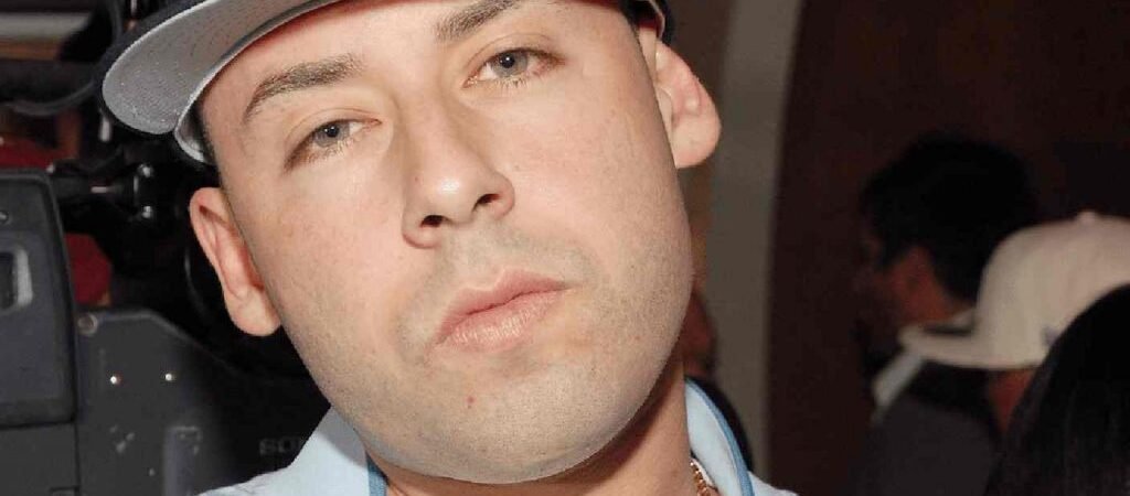 Investigan al cantante Cosculluela por presuntas amenazas contra una mujer en Puerto Rico Investigan al cantante Cosculluela por presuntas amenazas contra una mujer en Puerto Rico