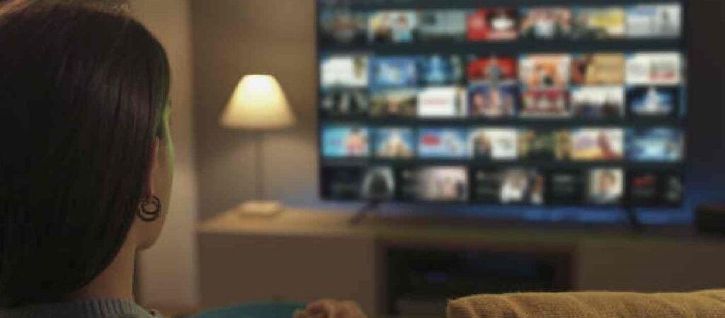 Ver demasiada televisión podría afectar el cerebro y aumentar riesgo de Alzheimer, advierten científicos