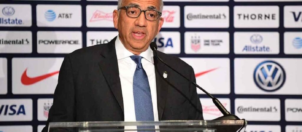 Renuncia asesor de Infantino en medio del conflicto con UEFA y cuestiona millonario proyecto de la FIFA Renuncia asesor de Infantino en medio del conflicto con UEFA y cuestiona millonario proyecto de la FIFA