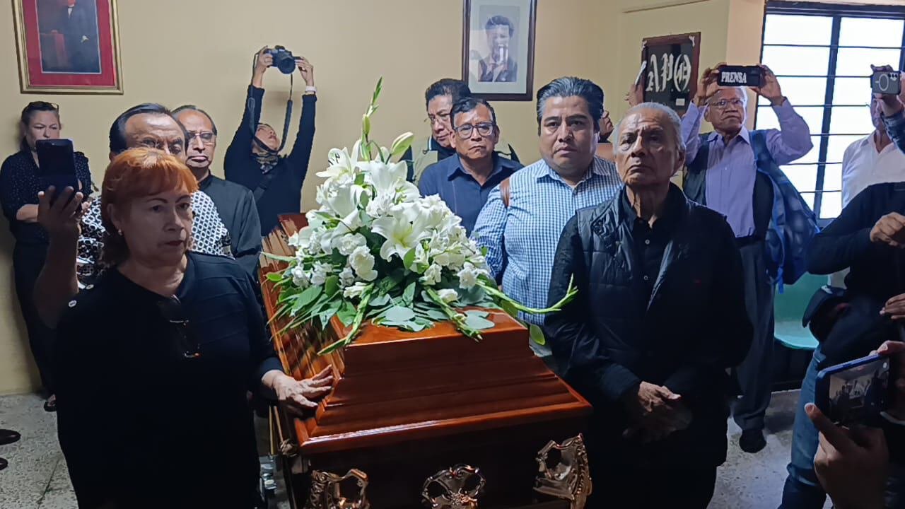 Periodistas y familiares despidieron a Alejandro Leyva Aguilar con un homenaje en el que exigieron justicia por su asesinato.