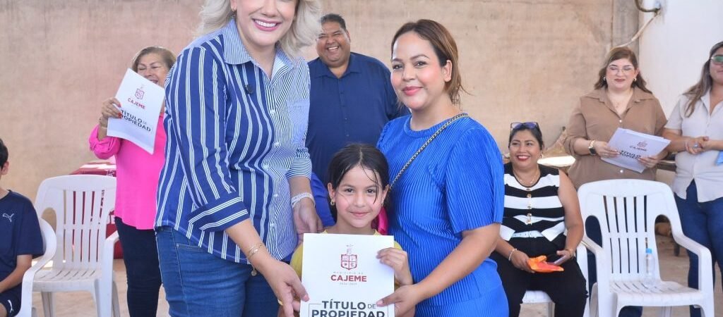 Doce familias de Cajeme reciben las escrituras de sus viviendas y aseguran su patrimonio: Claudia Santacruz Doce familias de Cajeme reciben las escrituras de sus viviendas y aseguran su patrimonio: Claudia Santacruz