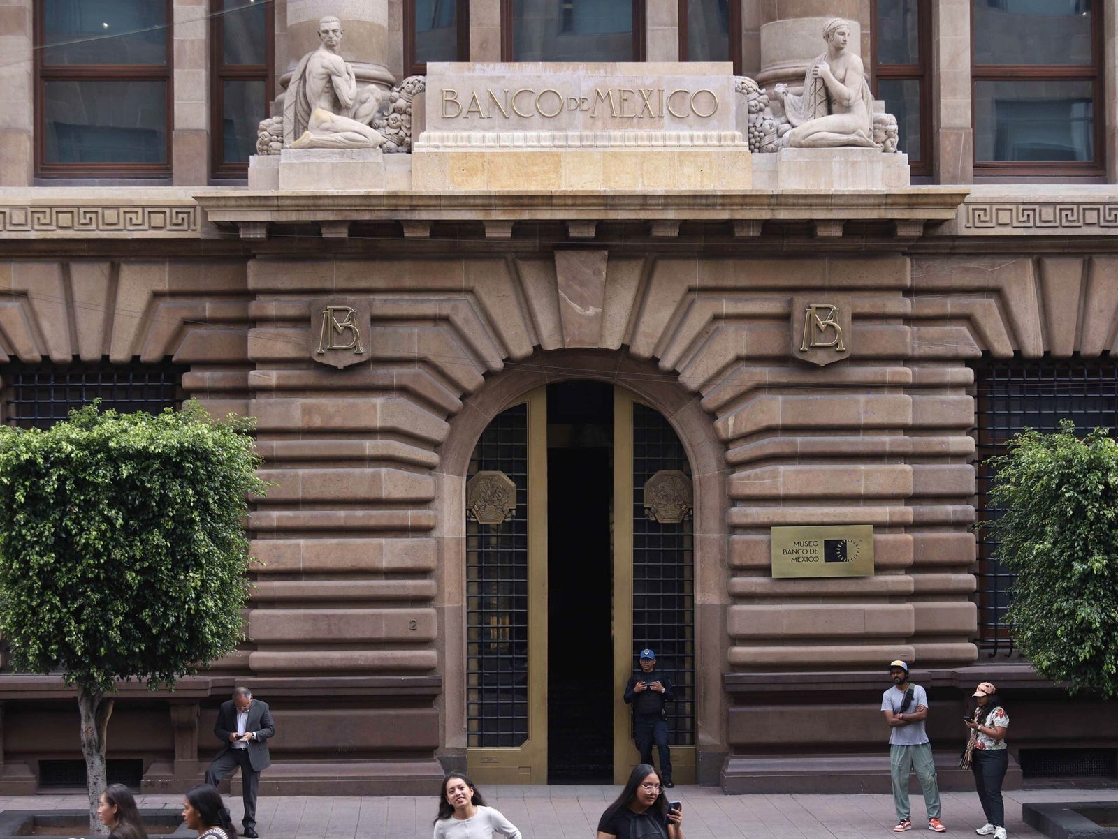 Banxico 'respalda' al SPEI, que fue creado en 2004 y tiene el objetivo de que los pagos electrónicos sean más seguros. (Cuartocuro).