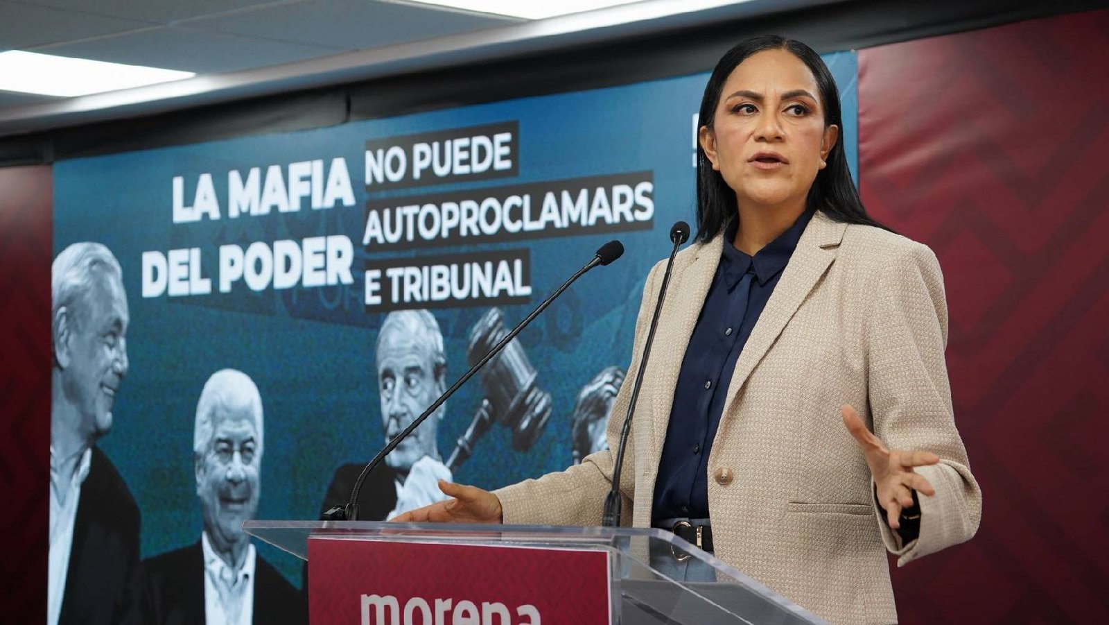 Ariadna Montiel, dirigente nacional de Morena, durante una conferencia de prensa.