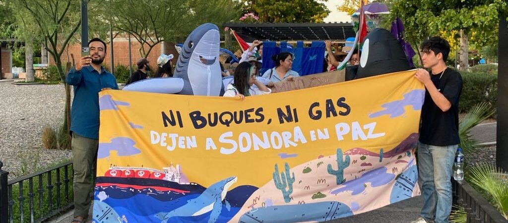 Marchan ambientalistas en Hermosillo contra plantas de gas Saguaro y Amigo en Sonora; acusan que afectarán Golfo de California Marchan ambientalistas en Hermosillo contra plantas de gas Saguaro y Amigo en Sonora; acusan que afectarán Golfo de California