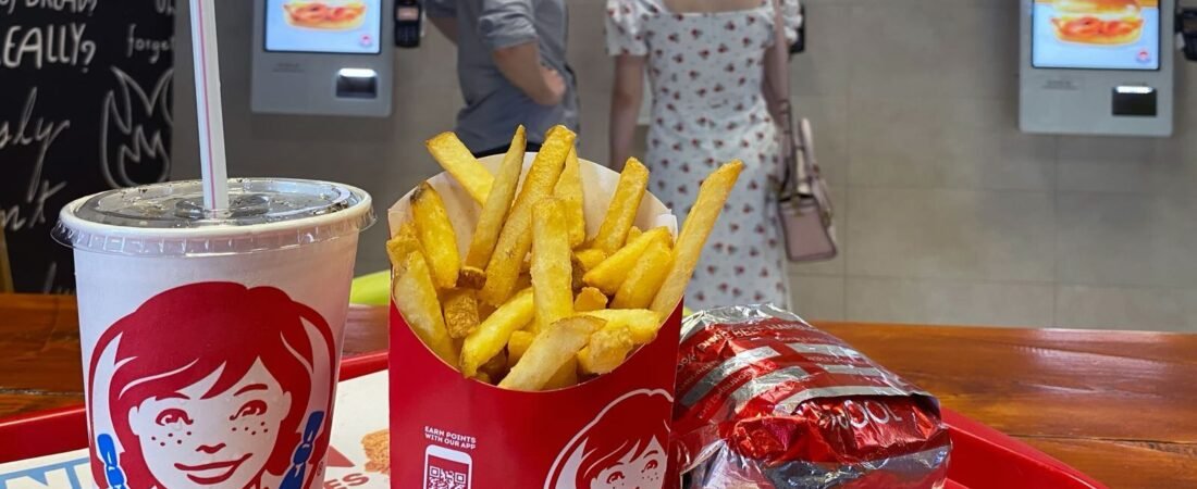 Wendy’s llega a CDMX: La historia de cómo el fundador salvó a KFC de una crisis Wendy’s llega a CDMX: La historia de cómo el fundador salvó a KFC de una crisis