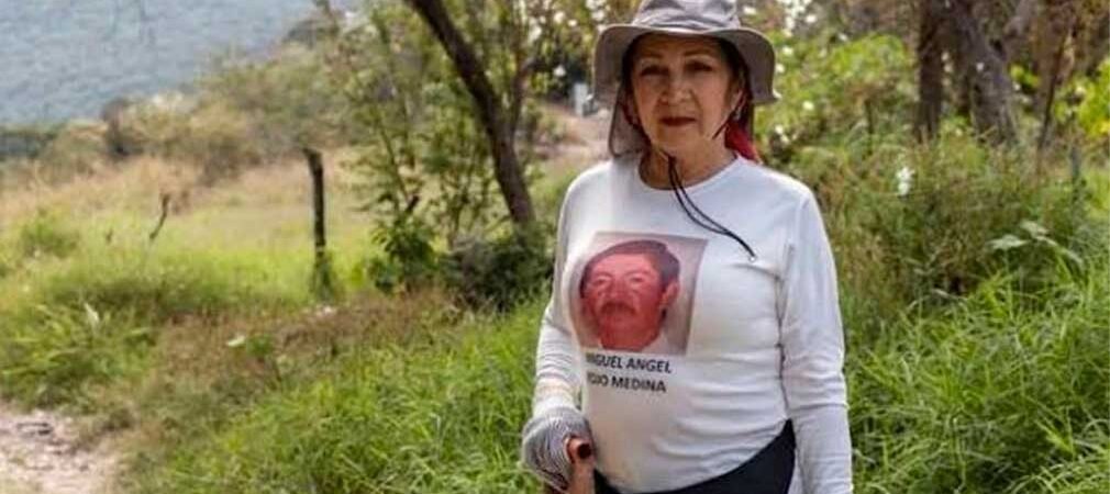 Atacan a balazos a fundadora de colectivo de búsqueda y a su nieta en Culiacán