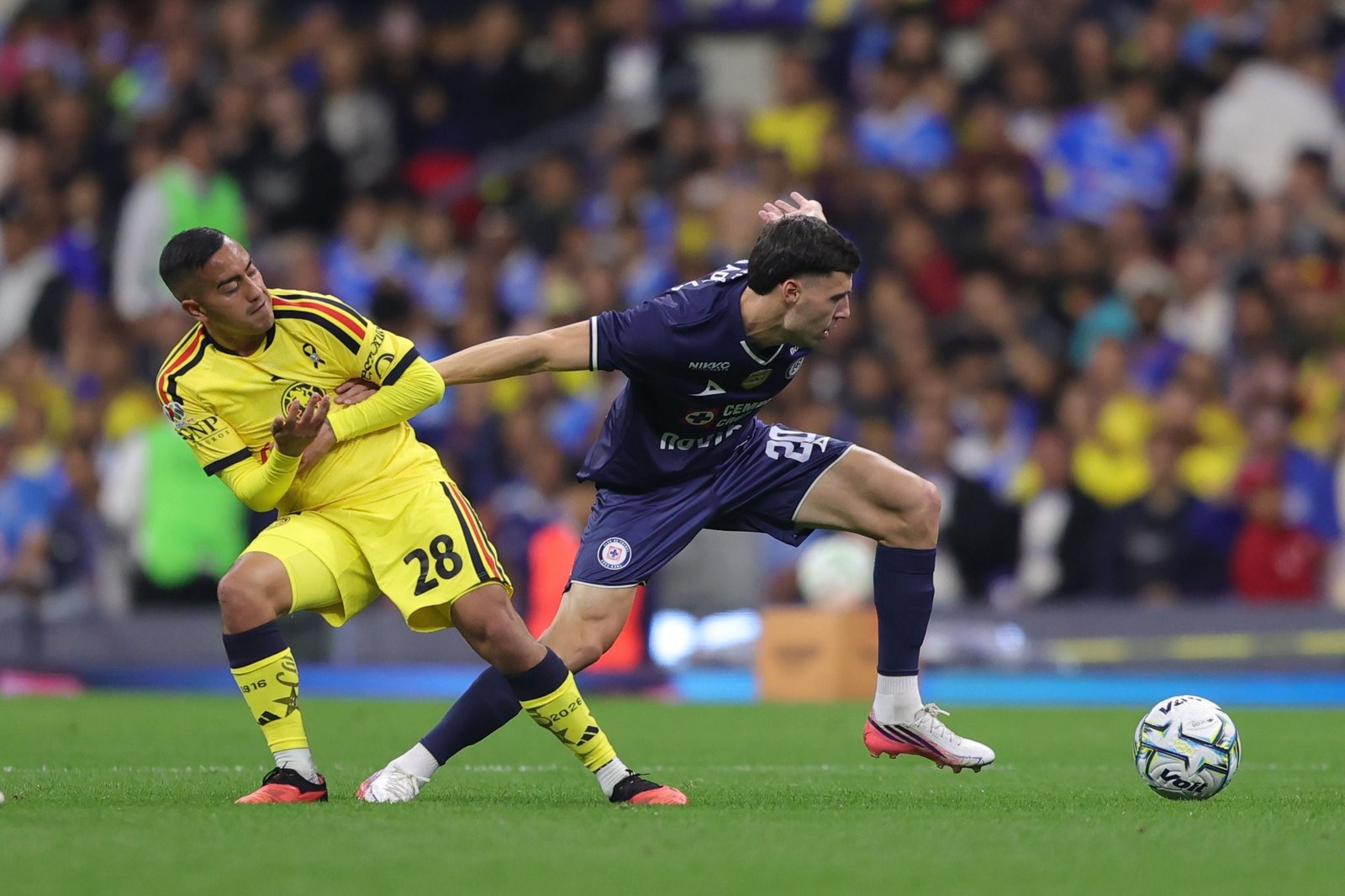 ¡Casi la cruzazulea otra vez! ‘La Máquina’ vence 4-3 al América en el Clásico Joven de la J8 de la Liga MX ¡Casi la cruzazulea otra vez! ‘La Máquina’ vence 4-3 al América en el Clásico Joven de la J8 de la Liga MX
