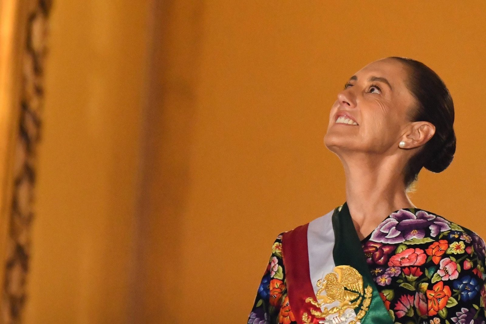 Claudia Sheinbaum Pardo, presidenta de México, desde el balcón de Palacio Nacional dio el Grito de Independencia en el marco del 216 Aniversario ante miles de personas que se dieron cita en la plancha del zócalo capitalino.
FOTO: MARIO JASSO/CUARTOSCURO.COM