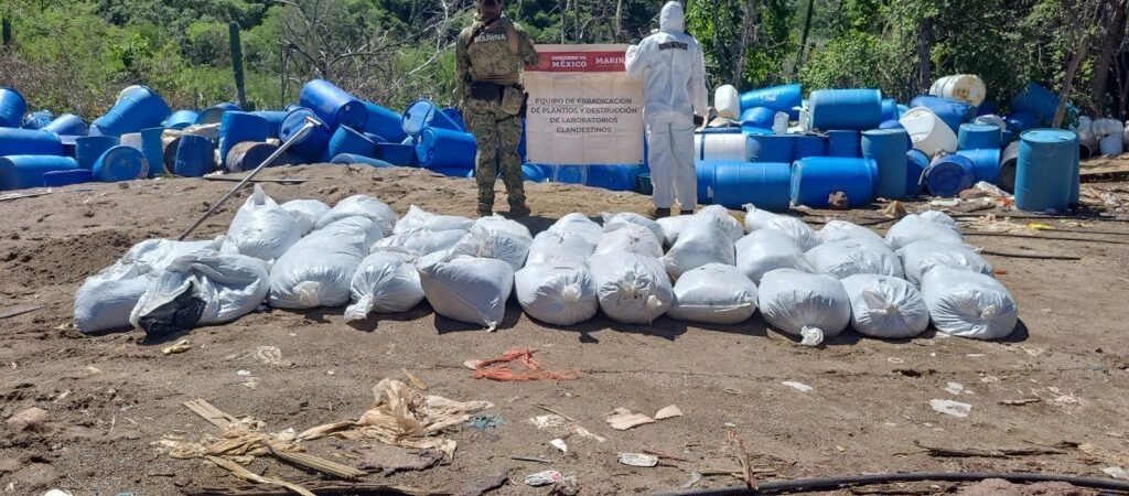 Embajador de EEUU destaca “información compartida” que permitió decomisar 16 toneladas de metanfetamina en Sinaloa
