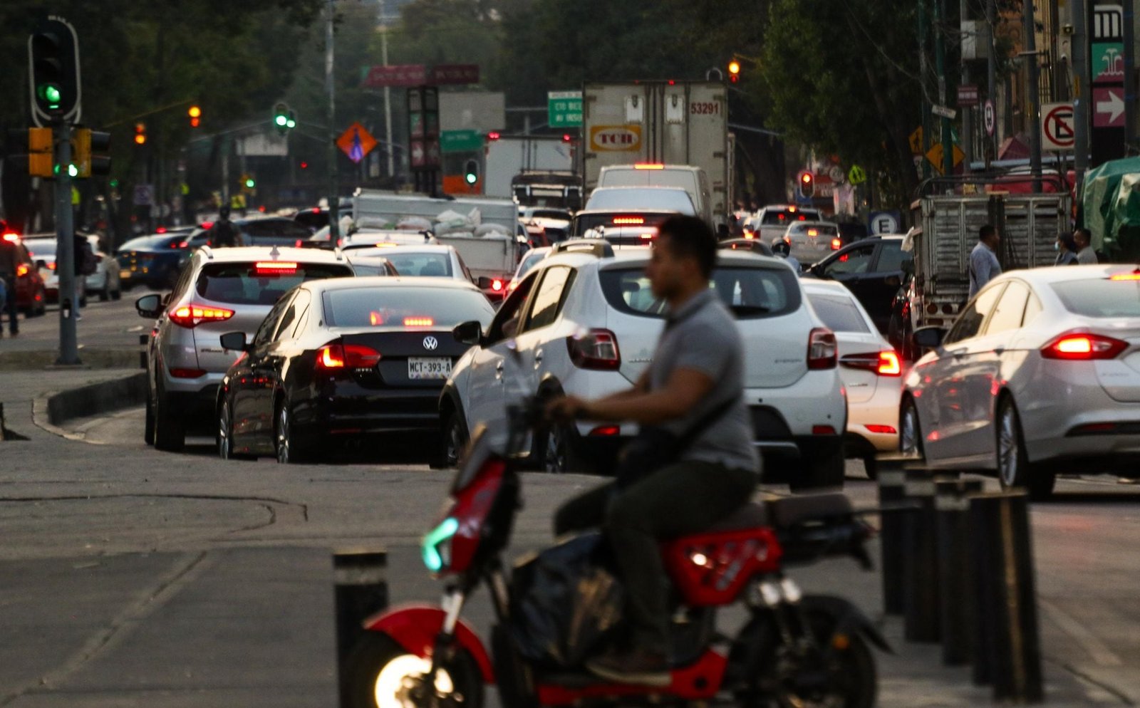 ¿Vas por flores amarillas? Así aplica el Hoy No Circula del lunes 21 de septiembre en CDMX y Edomex