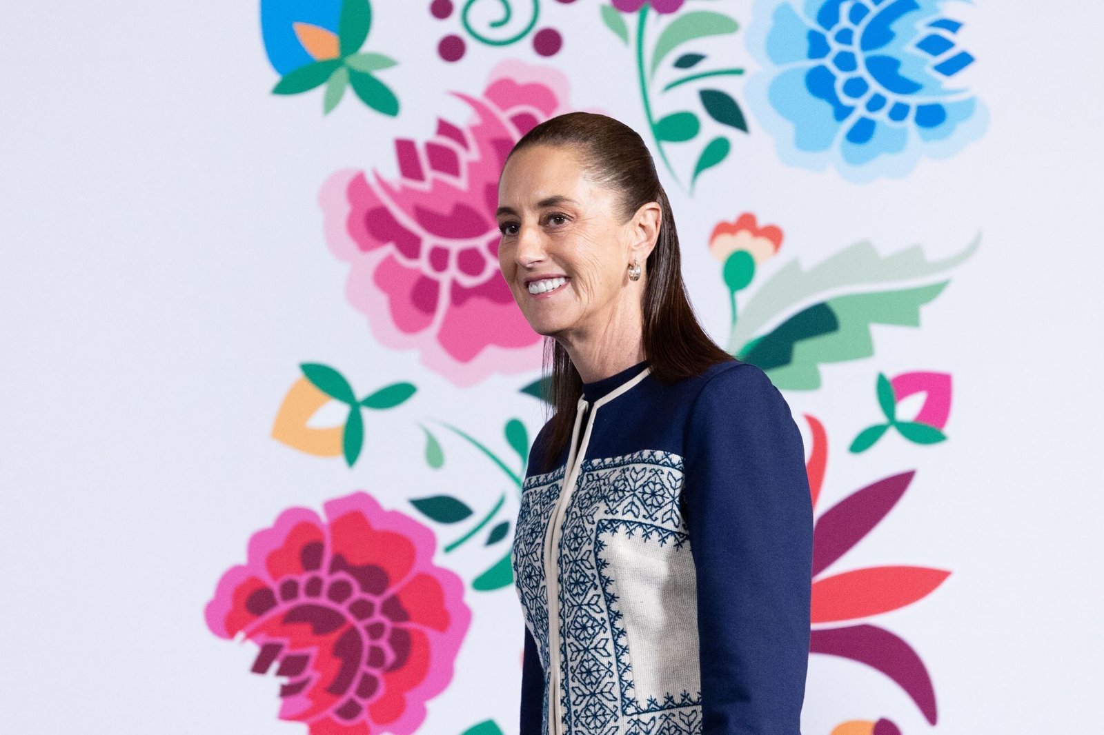 ‘Reciclo mi ropa’: Así se crean los atuendos que usa Sheinbaum con los huipiles que le regalan ‘Reciclo mi ropa’: Así se crean los atuendos que usa Sheinbaum con los huipiles que le regalan