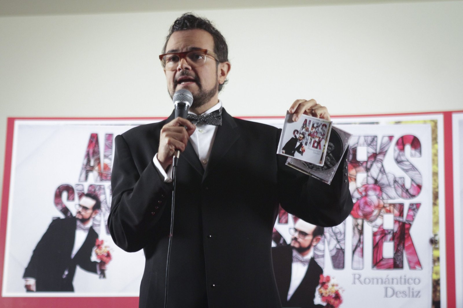 Dani Flow habla sobre Aleks Syntek tras polémica en concierto: ‘No se ve bien, puede terminar mal’