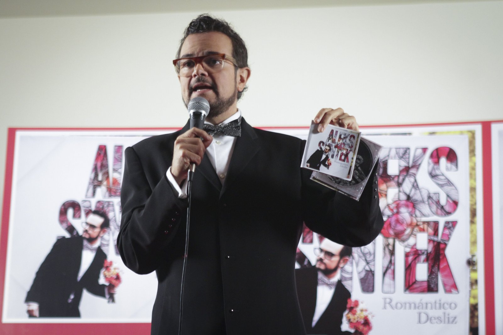 Dani Flow habla sobre Aleks Syntek tras polémica en concierto: ‘No se ve bien, puede terminar mal’