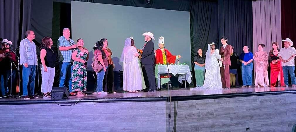‘Boda de las Mulas’ busca padrinos: Invitan a función de teatro para rescatar el Centro Cultural La Campana en Hermosillo ‘Boda de las Mulas’ busca padrinos: Invitan a función de teatro para rescatar el Centro Cultural La Campana en Hermosillo