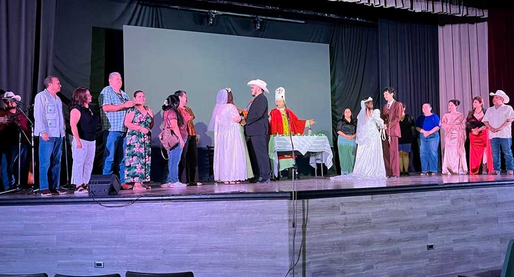 ‘Boda de las Mulas’ busca padrinos: Invitan a función de teatro para rescatar el Centro Cultural La Campana en Hermosillo ‘Boda de las Mulas’ busca padrinos: Invitan a función de teatro para rescatar el Centro Cultural La Campana en Hermosillo