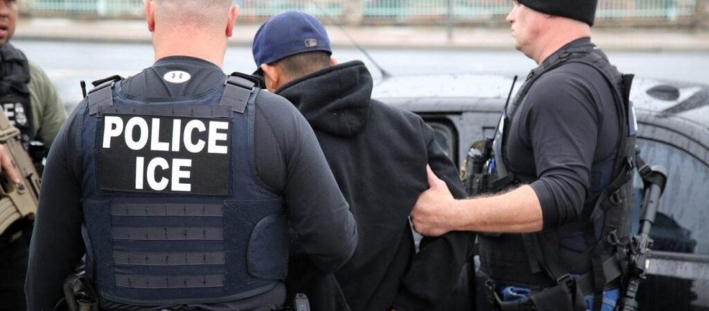 ICE oculta ubicación de miles de migrantes con órdenes finales de deportación ICE oculta ubicación de miles de migrantes con órdenes finales de deportación