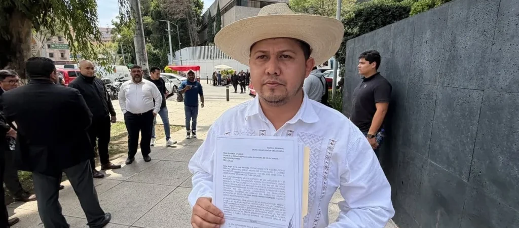 Denuncian ante la FEMDO a subsecretario de Michoacán, hermano de Carlos Manzo, por presunta delincuencia organizada Denuncian ante la FEMDO a subsecretario de Michoacán, hermano de Carlos Manzo, por presunta delincuencia organizada