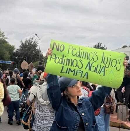‘Empezaron a lanzar gas a la gente’: Tammy Parra y otros influencer relatan marcha por el agua en Guadalajara